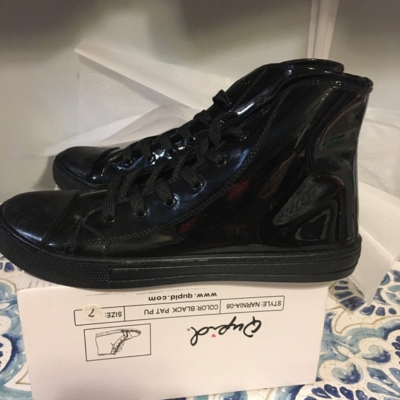 Qupid Black patent high top capped toe sneakers - Picture 8 of 9